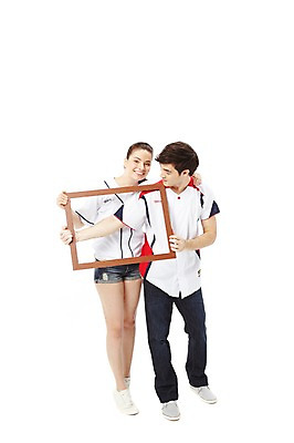 포토 JPG 스튜디오촬영 전신 서양인 외국인 백인 해외기획촬영 라이프스타일 커플 2012년태국 여자 남자 스포츠 커플라이프 액자 유니폼 응원 프레임 실내 액자틀 틀 서기 미소 웃음 들기 누끼 사람 20대 성인 두명 앞모습 캐주얼 운동복 운동 야구 자신감 열정 응원단 사진틀 서포터즈 야구복 청년만 성인만 국내포토 옷 감정 뷰포인트 관계 모션 표정 건강 인종 청년 내부 생활 구기 파일형식