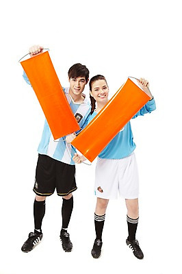 포토 JPG 스튜디오촬영 전신 서양인 외국인 백인 해외기획촬영 라이프스타일 커플 2012년태국 여자 남자 스포츠 커플라이프 유니폼 응원 실내 서기 미소 웃음 들기 누끼 사람 20대 성인 두명 앞모습 운동복 운동 구기 미식축구 축구 응원용품 현수막 자신감 니삭스 열정 응원단 축구복 축구화 서포터즈 청년만 성인만 국내포토 옷 감정 뷰포인트 운동화 축구용품 관계 모션 양말 표정 건강 인종 청년 내부 생활 오브젝트 파일형식