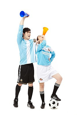 포토 JPG 스튜디오촬영 전신 서양인 외국인 백인 해외기획촬영 라이프스타일 커플 2012년태국 여자 남자 스포츠 커플라이프 유니폼 축구공 공 응원 실내 서기 들기 누끼 사람 20대 성인 두명 앞모습 운동복 운동 구기 손들기 미식축구 축구 확성기 응원용품 자신감 니삭스 열정 응원단 축구복 축구화 밟기 서포터즈 응원나팔 청년만 성인만 국내포토 옷 감정 뷰포인트 운동화 축구용품 관계 모션 양말 건강 인종 청년 내부 생활 오브젝트 파일형식