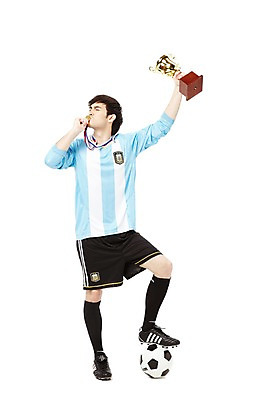 포토 JPG 스튜디오촬영 전신 서양인 외국인 백인 해외기획촬영 라이프스타일 2012년태국 남자 스포츠 유니폼 축구공 공 키스 실내 한명 서기 들기 누끼 사람 20대 성인 앞모습 운동복 운동 구기 눈감음 미식축구 축구 기쁨 우승 자신감 니삭스 상 트로피 메달 열정 축구복 축구화 금메달 밟기 세리머니 남자만 남자한명만 성인남자만 청년만 청년남자만 청년남자한명만 성인한명만 성인남자한명만 성인만 국내포토 1 옷 감정 뷰포인트 운동화 축구용품 모션 양말 건강 인종 청년 내부 생활 최고 상_우승 상패 애정표현 상_상패 파일형식