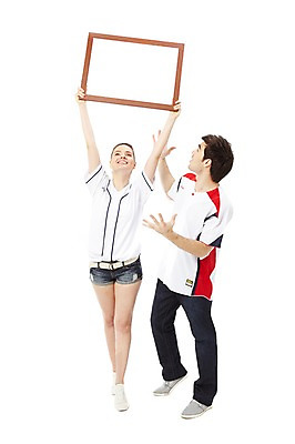 포토 JPG 스튜디오촬영 전신 서양인 외국인 백인 해외기획촬영 라이프스타일 커플 응시 2012년태국 여자 남자 스포츠 커플라이프 액자 유니폼 응원 프레임 실내 액자틀 틀 서기 미소 웃음 들기 누끼 사람 20대 성인 두명 앞모습 캐주얼 운동복 운동 야구 올려보기 자신감 열정 응원단 사진틀 서포터즈 야구복 청년만 성인만 국내포토 시선 옷 감정 뷰포인트 관계 모션 표정 건강 인종 청년 내부 생활 구기 파일형식