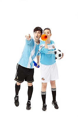 포토 JPG 스튜디오촬영 전신 서양인 외국인 백인 해외기획촬영 라이프스타일 커플 응시 2012년태국 여자 남자 스포츠 커플라이프 유니폼 축구공 공 응원 실내 서기 들기 누끼 사람 손짓 20대 성인 두명 앞모습 운동복 운동 구기 미식축구 축구 확성기 응원용품 가리킴 자신감 니삭스 열정 응원단 축구복 축구화 서포터즈 응원나팔 청년만 성인만 국내포토 시선 옷 감정 뷰포인트 운동화 축구용품 관계 모션 양말 건강 인종 청년 내부 생활 오브젝트 파일형식