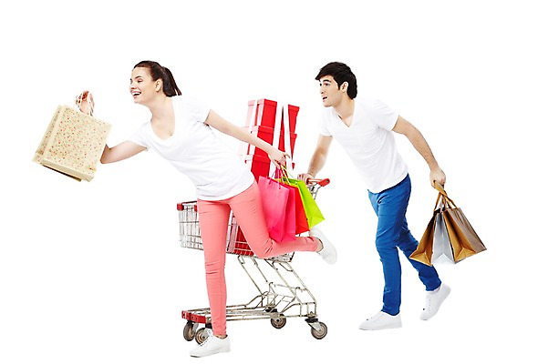 포토 JPG 스튜디오촬영 전신 서양인 외국인 백인 해외기획촬영 라이프스타일 커플 2012년태국 여자 남자 행복 커플라이프 실내 선물 서기 미소 웃음 들기 누끼 사람 이벤트 20대 성인 두명 옆모습 캐주얼 선물상자 쇼핑 장보기 상자 쇼핑백 카트 쇼핑카 수레 커플룩 청년만 성인만 국내포토 옷 감정 뷰포인트 가방 관계 모션 표정 인종 청년 내부 생활 파일형식