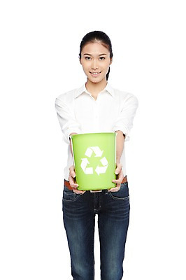 포토 JPG 스튜디오촬영 외국인 해외기획촬영 라이프스타일 2012년태국 여자 캠페인 자연 실내 한명 서기 미소 웃음 들기 누끼 사람 동양인 20대 성인 앞모습 캐주얼 자연보호 환경 그린캠페인 재활용 쓰레기통 청바지 보호 심볼 환경보전 에코 친환경 분리수거 분리수거함 여자만 여자한명만 성인여자만 청년만 청년여자만 성인한명만 청년여자한명만 성인여자한명만 성인만 그린슈머 국내포토 1 옷 뷰포인트 컨셉 바지 모션 표정 인종 청년 내부 생활 사회이슈 생태계 수거함 파일형식