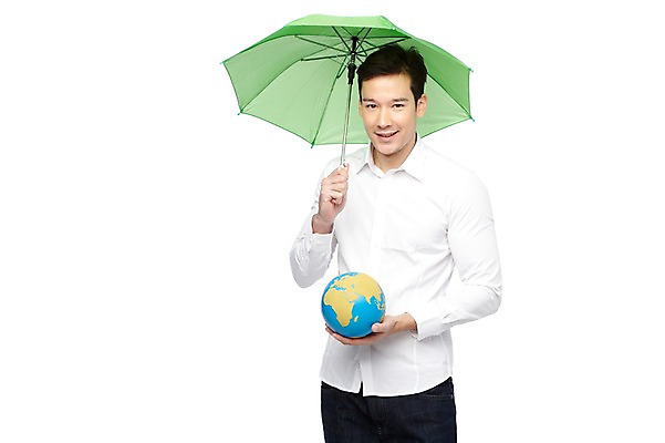 포토 JPG 스튜디오촬영 외국인 해외기획촬영 라이프스타일 2012년태국 잡화 남자 지구 캠페인 우산 자연 실내 한명 서기 미소 웃음 들기 누끼 사람 상반신 20대 성인 앞모습 캐주얼 세계 글로벌 지구본 자연보호 환경 그린캠페인 보호 환경보전 에코 친환경 남자만 남자한명만 성인남자만 청년만 청년남자만 청년남자한명만 성인한명만 성인남자한명만 성인만 그린슈머 국내포토 1 옷 뷰포인트 컨셉 모션 표정 인종 청년 내부 생활 사회이슈 생태계 파일형식