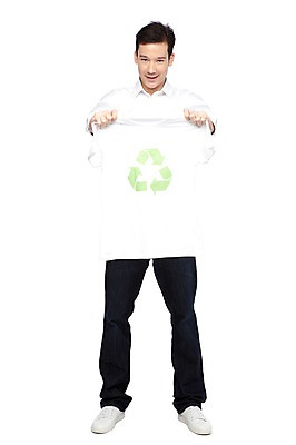 포토 JPG 스튜디오촬영 전신 외국인 해외기획촬영 라이프스타일 2012년태국 옷 남자 캠페인 티셔츠 자연 실내 한명 서기 미소 웃음 들기 누끼 사람 20대 성인 앞모습 캐주얼 자연보호 환경 그린캠페인 재활용 청바지 보호 알림 심볼 환경보전 에코 친환경 분리수거 남자만 남자한명만 성인남자만 청년만 청년남자만 청년남자한명만 성인한명만 성인남자한명만 성인만 그린슈머 국내포토 1 뷰포인트 컨셉 셔츠 바지 모션 표정 인종 청년 내부 생활 사회이슈 생태계 파일형식