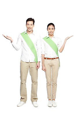 포토 JPG 스튜디오촬영 전신 외국인 해외기획촬영 라이프스타일 커플 2012년태국 여자 남자 캠페인 커플라이프 포즈 모션 안내 실내 서기 미소 웃음 누끼 사람 동양인 손짓 20대 성인 두명 앞모습 캐주얼 보호 선거 알림 환경보전 어깨띠 선거활동 청년만 성인만 국내포토 옷 뷰포인트 컨셉 관계 표정 인종 청년 내부 생활 민주주의 사회이슈 파일형식