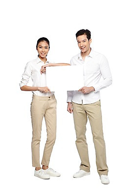 포토 JPG 스튜디오촬영 전신 외국인 해외기획촬영 라이프스타일 배너 커플 2012년태국 여자 남자 캠페인 커플라이프 사각프레임 광고판 실내 서기 미소 웃음 들기 누끼 사람 동양인 20대 성인 두명 앞모습 캐주얼 보호 알림 환경보전 청년만 성인만 국내포토 옷 뷰포인트 컨셉 관계 모션 프레임 알림판 표정 인종 청년 내부 생활 사각형 사회이슈 판 파일형식