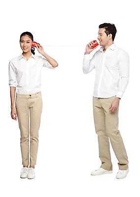 포토 JPG 스튜디오촬영 전신 외국인 해외기획촬영 라이프스타일 커플 2012년태국 여자 남자 커플라이프 포즈 모션 놀이 실내 말하기 서기 미소 웃음 들기 누끼 사람 동양인 20대 성인 두명 앞모습 캐주얼 듣기 실 종이컵 실전화기 전화기 통화 전화놀이 청년만 성인만 국내포토 옷 뷰포인트 관계 표정 인종 청년 내부 생활 컵 일회용 파일형식