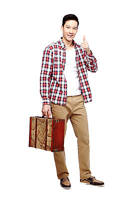 포토 JPG 스튜디오촬영 전신 외국인 해외기획촬영 라이프스타일 2012년태국 잡화 패션 남자 맨라이프 여행 포즈 가방 모션 휴가 실내 한명 서기 미소 웃음 들기 누끼 사람 손짓 20대 성인 앞모습 캐주얼 여행가방 가을 최고 만족 남자만 남자한명만 성인남자만 청년만 청년남자만 청년남자한명만 성인한명만 성인남자한명만 성인만 국내포토 1 옷 계절 감정 뷰포인트 표정 인종 청년 내부 생활 파일형식