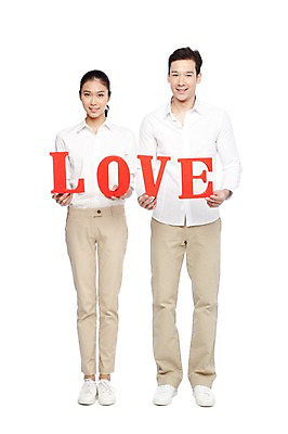 포토 JPG 스튜디오촬영 전신 외국인 해외기획촬영 문자 라이프스타일 커플 영어 2012년태국 여자 남자 커플라이프 모션 실내 사랑 서기 미소 웃음 들기 누끼 사람 동양인 20대 성인 두명 앞모습 캐주얼 단어 청년만 성인만 국내포토 옷 감정 뷰포인트 관계 표정 인종 청년 내부 생활 파일형식