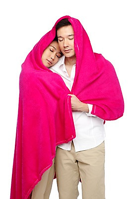 포토 JPG 스튜디오촬영 외국인 해외기획촬영 라이프스타일 커플 2012년태국 여자 남자 커플라이프 포즈 안기 모션 포옹 실내 사랑 서기 누끼 사람 동양인 20대 성인 두명 앞모습 캐주얼 눈감음 이불 잠 수면 담요 청년만 성인만 국내포토 옷 감정 뷰포인트 관계 침구 인종 청년 내부 생활 물 파일형식