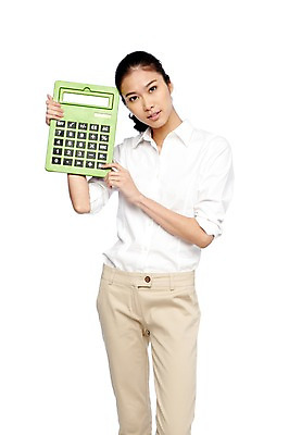 포토 JPG 스튜디오촬영 외국인 해외기획촬영 라이프스타일 2012년태국 여자 비즈니스 실내 한명 서기 들기 누끼 사람 동양인 20대 성인 앞모습 캐주얼 전자계산기 계산기 계산 여자만 여자한명만 성인여자만 청년만 청년여자만 성인한명만 청년여자한명만 성인여자한명만 성인만 국내포토 1 옷 뷰포인트 모션 문구용품 인종 청년 내부 생활 장비 파일형식