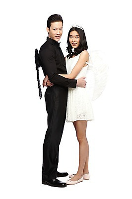 포토 JPG 스튜디오촬영 전신 외국인 해외기획촬영 라이프스타일 커플 2012년태국 원피스 여자 남자 커플라이프 포즈 날개 안기 포옹 왕관 천사 실내 서기 미소 웃음 누끼 사람 동양인 정장 이벤트 20대 성인 두명 옆모습 마주보기 악마 청년만 성인만 국내포토 옷 뷰포인트 관계 모션 표정 인종 청년 내부 생활 파일형식