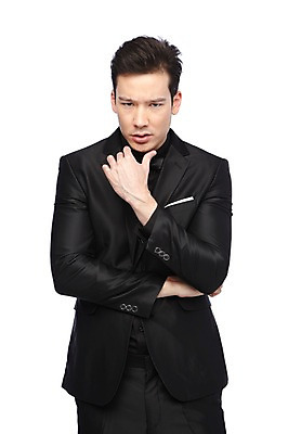 포토 JPG 스튜디오촬영 외국인 해외기획촬영 라이프스타일 2012년태국 남자 포즈 실내 한명 서기 누끼 사람 정장 이벤트 20대 성인 앞모습 악마 남자만 남자한명만 성인남자만 청년만 청년남자만 청년남자한명만 성인한명만 성인남자한명만 성인만 국내포토 1 옷 뷰포인트 모션 인종 청년 내부 생활 파일형식