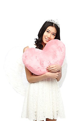 포토 JPG 스튜디오촬영 외국인 해외기획촬영 라이프스타일 2012년태국 원피스 여자 포즈 쿠션 날개 왕관 천사 실내 사랑 한명 서기 미소 웃음 들기 누끼 사람 동양인 이벤트 20대 성인 앞모습 하트 하트쿠션 여자만 여자한명만 성인여자만 청년만 청년여자만 성인한명만 청년여자한명만 성인여자한명만 성인만 국내포토 모양 1 옷 감정 뷰포인트 모션 표정 인종 청년 내부 생활 파일형식