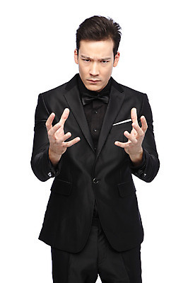 포토 JPG 스튜디오촬영 외국인 해외기획촬영 라이프스타일 2012년태국 남자 포즈 모션 실내 한명 서기 누끼 사람 정장 손짓 이벤트 20대 성인 앞모습 찡그림 악마 남자만 남자한명만 성인남자만 청년만 청년남자만 청년남자한명만 성인한명만 성인남자한명만 성인만 국내포토 1 옷 뷰포인트 표정 인종 청년 내부 생활 파일형식