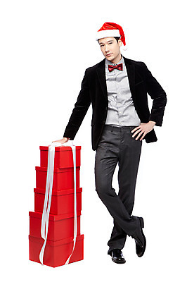 포토 JPG 스튜디오촬영 전신 외국인 해외기획촬영 모자 라이프스타일 2012년태국 기념일 남자 허리손 포즈 크리스마스 산타모자 실내 크리스마스선물 선물 한명 서기 누끼 사람 정장 이벤트 20대 성인 앞모습 선물상자 상자 산타클로스 쌓기 남자만 남자한명만 성인남자만 청년만 청년남자만 청년남자한명만 성인한명만 성인남자한명만 성인만 국내포토 모자_잡화 1 잡화 옷 뷰포인트 모션 인종 청년 내부 생활 파일형식