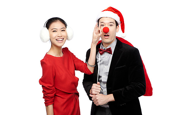 포토 JPG 스튜디오촬영 외국인 해외기획촬영 모자 라이프스타일 커플 2012년태국 원피스 여자 기념일 남자 커플라이프 크리스마스 산타모자 실내 크리스마스선물 선물 미소 웃음 들기 누끼 사람 동양인 정장 손짓 이벤트 상반신 20대 성인 두명 앞모습 산타클로스 빨간코 귀마개 보따리 청년만 성인만 국내포토 모자_잡화 잡화 옷 뷰포인트 관계 모션 표정 인종 청년 내부 생활 파일형식
