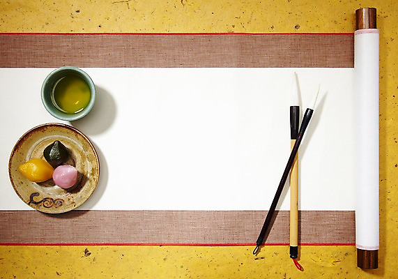 포토 JPG 스튜디오촬영 한국문화 한국전통 전통 그릇 식기 접시 배너 명절 종이 전통문화 음료 음식 백그라운드 서예 잔 안내 떡 사각프레임 프레임 전통소품 한국 광고판 알림판 실내 사람없음 컵 추석 전통음식 도구 붓 차 찻잔 두루마리 녹차 알림 오브젝트 송편 족자 명절음식 서예용품 국내포토 동양문화 기념일 아시아 문화 문구용품 내부 차_음료 사각형 판 파일형식