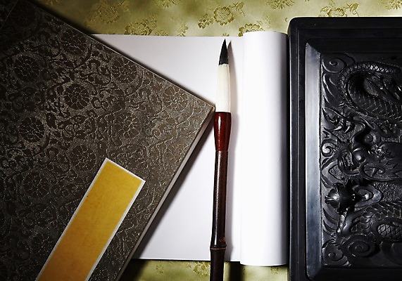 포토 JPG 스튜디오촬영 한국문화 한국전통 전통 배너 종이 전통문화 백그라운드 서예 안내 프레임 전통소품 한국 알림판 실내 사람없음 책 도구 붓 실크 천 알림 한지 오브젝트 벼루 서예용품 국내포토 동양문화 아시아 문화 문구용품 내부 직물 파일형식