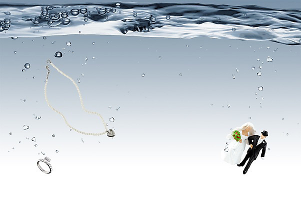 PSD 편집 편집이미지 드레스 신부 캠페인 웨딩드레스 신랑 결혼 목걸이 선물 정장 턱시도 사람없음 물 모형 미니어처 피규어 물방울 반지 보석 준비 예물 결혼반지 물방울백그라운드 욕심 예물반지 혼수품 이미지편집 자연요소 옷 백그라운드 장신구 이벤트 광석 오브젝트 파일형식