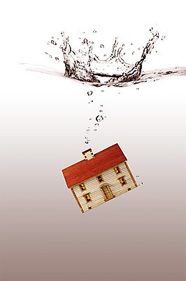 PSD 편집 편집이미지 캠페인 부동산 주택 사람없음 물 미니어처 물방울 하락 물방울백그라운드 집값 인하 집값하락 이미지편집 자연요소 백그라운드 컨셉 건물 모형 재산 파일형식