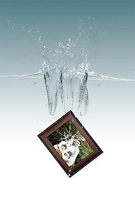 PSD 편집 편집이미지 캠페인 액자 가족 프레임 틀 사람 물 손상 물방울 가족사진 불행 물방울백그라운드 기념사진 이미지편집 자연요소 백그라운드 컨셉 관계 파일형식 단체사진