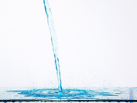 포토 JPG 스튜디오촬영 모양 물결 선 컬러 백그라운드 컨셉 탁자 선반 물줄기 실내 순간포착 사람없음 물 파란색 흐름 물방울 표현 액체 떨어짐 액체표현 번짐 국내포토 자연요소 가구 촬영기법 내부 파일형식 효과