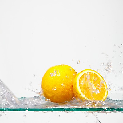포토 JPG 스튜디오촬영 모양 열매 물결 음식 컬러 백그라운드 컨셉 오렌지 과일 탁자 단면 선반 실내 순간포착 사람없음 물 노란색 흐름 물방울 표현 신선 액체 떨어짐 슬라이스 액체표현 번짐 국내포토 자연요소 식물 가구 촬영기법 내부 파일형식 효과