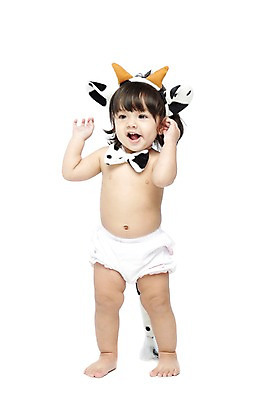 포토 JPG 스튜디오촬영 전신 외국인 해외기획촬영 라이프스타일 2012년태국 여자 기념일 어린이라이프 놀이 나비넥타이 실내 한명 서기 미소 웃음 누끼 사람 이벤트 앞모습 파티 귀여움 아기 머리띠 젖소 꼬리 기저귀 여자만 여자한명만 아기만 여자아기만 여자아기한명만 국내포토 1 어린이 뷰포인트 컨셉 장신구 모션 넥타이 표정 인종 내부 생활 아기용품 소 파일형식