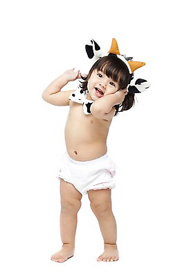 포토 JPG 스튜디오촬영 전신 외국인 해외기획촬영 라이프스타일 2012년태국 여자 기념일 어린이라이프 놀이 나비넥타이 실내 한명 서기 미소 웃음 누끼 사람 이벤트 앞모습 파티 귀여움 아기 머리띠 젖소 기저귀 여자만 여자한명만 아기만 여자아기만 여자아기한명만 국내포토 1 어린이 뷰포인트 컨셉 장신구 모션 넥타이 표정 인종 내부 생활 아기용품 소 파일형식