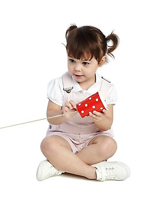 포토 JPG 스튜디오촬영 전신 외국인 해외기획촬영 라이프스타일 응시 2012년태국 여자 어린이라이프 놀이 실내 한명 들기 누끼 사람 앉기 앞모습 장난감 놀이용품 아기 실 종이컵 실전화기 전화기 멜빵바지 통화 전화놀이 여자만 여자한명만 아기만 여자아기만 여자아기한명만 국내포토 1 시선 어린이 뷰포인트 바지 모션 인종 내부 생활 컵 일회용 멜빵 오브젝트 파일형식