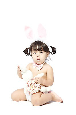포토 JPG 스튜디오촬영 외국인 해외기획촬영 라이프스타일 2012년태국 여자 기념일 어린이라이프 인형 놀이 양갈래머리 실내 한명 들기 누끼 사람 앉기 이벤트 앞모습 장난감 파티 놀이용품 아기 토끼 머리띠 토끼머리띠 기저귀 인형놀이 토끼인형 반려 여자만 여자한명만 아기만 여자아기만 여자아기한명만 국내포토 1 헤어스타일 어린이 뷰포인트 장신구 포유류 모션 인종 내부 생활 반려동물 아기용품 오브젝트 파일형식