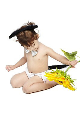 포토 JPG 스튜디오촬영 전신 외국인 식물 해외기획촬영 라이프스타일 2012년태국 여자 기념일 꽃 어린이라이프 놀이 나비넥타이 해바라기 실내 한명 들기 누끼 사람 앉기 이벤트 파티 아기 머리띠 무릎꿇기 꼬리 기저귀 여자만 여자한명만 아기만 여자아기만 여자아기한명만 국내포토 1 어린이 장신구 모션 넥타이 인종 내부 생활 아기용품 파일형식