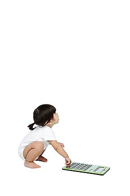 포토 JPG 스튜디오촬영 전신 외국인 해외기획촬영 라이프스타일 응시 2012년태국 여자 어린이라이프 실내 한명 누끼 사람 앉기 옆모습 금융 경제 사무용품 전자계산기 계산기 아기 계산 어린이경제 여자만 여자한명만 아기만 여자아기만 여자아기한명만 국내포토 1 시선 어린이 뷰포인트 모션 문구용품 인종 내부 생활 장비 파일형식