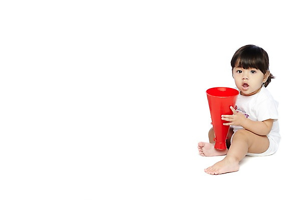 포토 JPG 스튜디오촬영 전신 외국인 해외기획촬영 라이프스타일 2012년태국 여자 어린이라이프 비즈니스 실내 한명 들기 누끼 사람 앉기 옆모습 확성기 아기 알림 키즈비즈니스 응원나팔 여자만 여자한명만 아기만 여자아기만 여자아기한명만 국내포토 1 어린이 뷰포인트 모션 인종 내부 생활 응원용품 파일형식