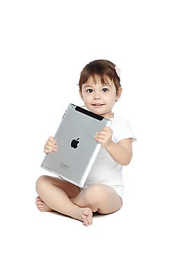 포토 JPG 스튜디오촬영 전신 외국인 해외기획촬영 라이프스타일 2012년태국 여자 어린이라이프 비즈니스 실내 한명 미소 웃음 들기 누끼 사람 앉기 앞모습 태블릿 아기 웹서핑 키즈비즈니스 여자만 여자한명만 아기만 여자아기만 여자아기한명만 국내포토 1 어린이 뷰포인트 모션 표정 인종 내부 생활 전자제품 스마트기기 파일형식