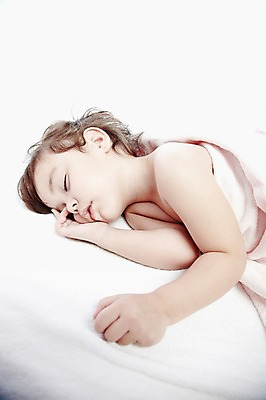 포토 JPG 스튜디오촬영 외국인 해외기획촬영 라이프스타일 2012년태국 여자 어린이라이프 실내 한명 사람 상반신 눕기 눈감음 이불 아기 잠 여자만 여자한명만 아기만 여자아기만 여자아기한명만 국내포토 1 어린이 침구 모션 인종 내부 생활 파일형식