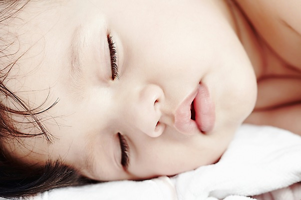 포토 JPG 스튜디오촬영 외국인 해외기획촬영 라이프스타일 2012년태국 여자 어린이라이프 얼굴 신체 실내 한명 사람 근접촬영 아웃포커스 신체부위 눈감음 아기 잠 입 속눈썹 코 안구 여자만 여자한명만 아기만 여자아기만 여자아기한명만 국내포토 1 어린이 뷰포인트 모션 촬영기법 인종 내부 생활 눈썹 파일형식