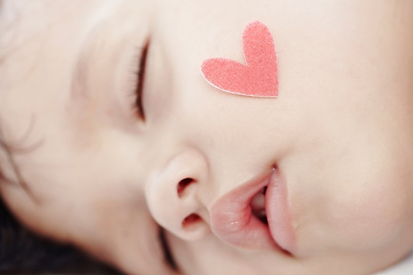 포토 JPG 스튜디오촬영 외국인 해외기획촬영 라이프스타일 2012년태국 여자 어린이라이프 얼굴 신체 실내 사랑 한명 사람 근접촬영 아웃포커스 신체부위 눈감음 하트 아기 잠 입 코 안구 여자만 여자한명만 아기만 여자아기만 여자아기한명만 국내포토 모양 1 감정 어린이 뷰포인트 모션 촬영기법 인종 내부 생활 파일형식