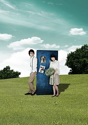 주간 전신 PSD 나무 식물 구름 편집이미지 라이프스타일 커플 여자 남자 꽃 안경 신부 꽃다발 커플라이프 신랑 결혼 하늘 선물 서기 미소 웃음 들기 사람 동양인 잔디 20대 성인 야외 두명 캐주얼 한국인 캐비닛 서랍장 커플룩 안개꽃 기념사진 청년만 성인만 안경낌 이미지편집 자연요소 잡화 옷 가구 관계 모션 표정 인종 이벤트 청년 생활 사물함 한해살이풀 파일형식