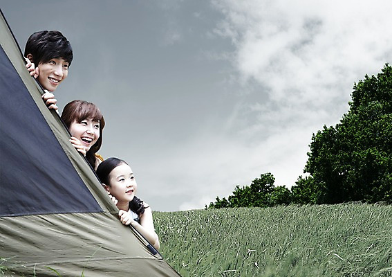 주간 PSD 나무 식물 구름 편집이미지 라이프스타일 응시 여자 남자 딸 어린이 여행 가족 하늘 엄마 휴가 텐트 미소 웃음 사람 동양인 소녀 상반신 성인 야외 앞모습 세명 30대 부모 캠핑 한국인 자녀 아빠 숲속 숲 이미지편집 자연요소 시선 뷰포인트 관계 레저 표정 캠핑도구 인종 생활 장년 파일형식