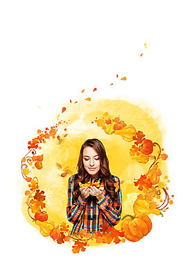 PSD 서양인 외국인 백인 편집이미지 응시 계절 여자 단풍 낙엽 호박 날리기 한명 미소 들기 사람 손짓 상반신 20대 성인 가을풍경 가을 여자만 여자한명만 성인여자만 청년만 청년여자만 성인한명만 청년여자한명만 성인여자한명만 성인만 이미지편집 1 시선 잎 채소 모션 표정 인종 풍경 청년 파일형식 가을_계절