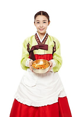 포토 JPG 스튜디오촬영 한국문화 한국전통 전통 우먼라이프 라이프스타일 그릇 여자 명절 전통문화 음식 가사 김치 한국 실내 한명 서기 미소 웃음 들기 누끼 사람 동양인 20대 성인 앞모습 앞치마 전통음식 한국인 대접 계획 전통의상 한복 며느리 배추김치 과정 여자만 여자한명만 성인여자만 청년만 청년여자만 성인한명만 청년여자한명만 성인여자한명만 성인만 국내포토 1 동양문화 식기 기념일 아시아 문화 한식 뷰포인트 컨셉 모션 표정 인종 청년 내부 생활 파일형식