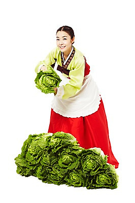 포토 JPG 스튜디오촬영 전신 한국문화 한국전통 전통 우먼라이프 라이프스타일 여자 명절 전통문화 가사 채소 식재료 한국 실내 숙이기 한명 서기 미소 웃음 들기 누끼 사람 동양인 20대 성인 앞모습 앞치마 한국인 선택 계획 전통의상 한복 배추 며느리 김장 과정 여자만 여자한명만 성인여자만 청년만 청년여자만 성인한명만 청년여자한명만 성인여자한명만 성인만 국내포토 1 동양문화 기념일 아시아 문화 뷰포인트 포즈 컨셉 모션 표정 인종 청년 내부 생활 파일형식