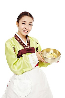 포토 JPG 스튜디오촬영 한국문화 한국전통 전통 우먼라이프 라이프스타일 그릇 여자 명절 전통문화 음식 가사 김치 한국 실내 한명 서기 미소 웃음 들기 누끼 사람 동양인 상반신 20대 성인 앞모습 앞치마 전통음식 한국인 대접 계획 전통의상 한복 며느리 배추김치 과정 백김치 여자만 여자한명만 성인여자만 청년만 청년여자만 성인한명만 청년여자한명만 성인여자한명만 성인만 국내포토 1 동양문화 식기 기념일 아시아 문화 한식 뷰포인트 컨셉 모션 표정 인종 청년 내부 생활 파일형식