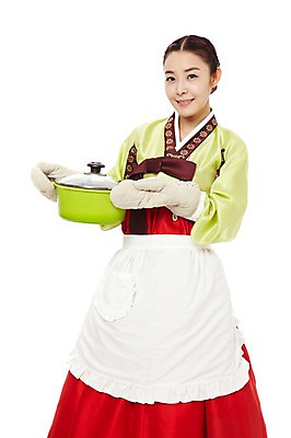 포토 JPG 스튜디오촬영 한국문화 한국전통 전통 우먼라이프 라이프스타일 여자 명절 전통문화 장갑 가사 주방용품 한국 실내 요리 한명 서기 미소 웃음 들기 누끼 사람 동양인 20대 성인 앞모습 앞치마 한국인 계획 솥 냄비 전통의상 한복 며느리 과정 주방장갑 여자만 여자한명만 성인여자만 청년만 청년여자만 성인한명만 청년여자한명만 성인여자한명만 성인만 국내포토 1 동양문화 잡화 기념일 아시아 문화 뷰포인트 생활용품 컨셉 모션 표정 인종 청년 내부 생활 파일형식