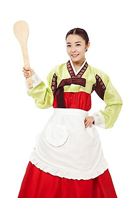 포토 JPG 스튜디오촬영 한국문화 한국전통 전통 우먼라이프 라이프스타일 여자 명절 전통문화 허리손 가사 밥 주방용품 한국 실내 요리 한명 서기 미소 웃음 들기 누끼 사람 동양인 20대 성인 앞모습 앞치마 한국인 계획 전통의상 한복 며느리 주걱 과정 밥주걱 밥짓기 여자만 여자한명만 성인여자만 청년만 청년여자만 성인한명만 청년여자한명만 성인여자한명만 성인만 국내포토 1 동양문화 기념일 아시아 문화 음식 뷰포인트 포즈 생활용품 컨셉 모션 표정 인종 청년 내부 생활 파일형식