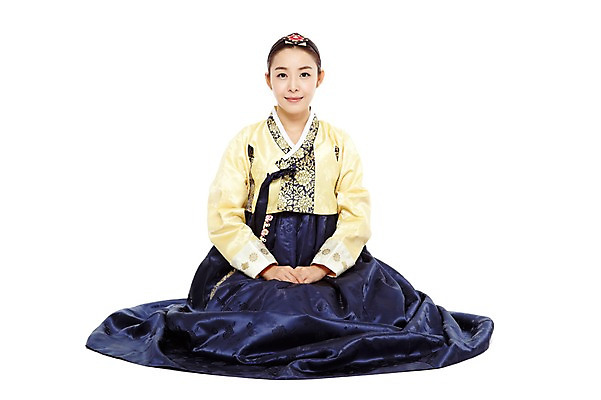 포토 JPG 스튜디오촬영 전신 한국문화 한국전통 전통 라이프스타일 여자 명절 전통문화 새해 한국 실내 한명 미소 웃음 누끼 사람 앉기 동양인 20대 성인 앞모습 설날 추석 깨끗함 한국인 예절 인사 절 전통의상 한복 세배 손모으기 여자만 여자한명만 성인여자만 청년만 청년여자만 성인한명만 청년여자한명만 성인여자한명만 성인만 국내포토 1 동양문화 기념일 아시아 문화 뷰포인트 컨셉 모션 표정 인종 손짓 청년 내부 생활 절_인사 파일형식